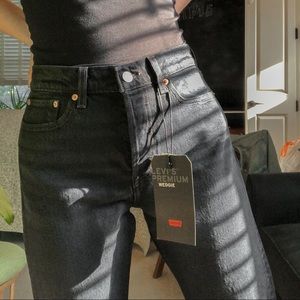 NWT Levi’s Wedgie Fit Ankle Jeans